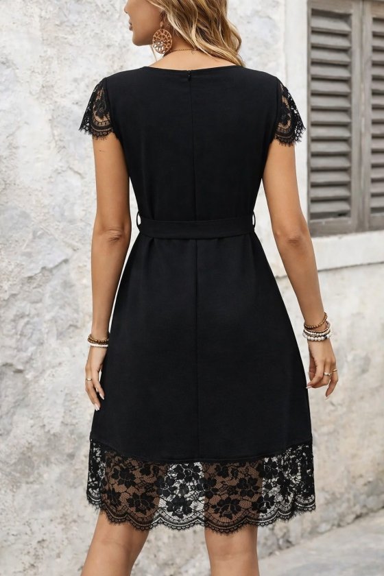 Mamo Siyah Mini V Yaka Dantel Detaylı Elbise - Mamo kadın butik elbise