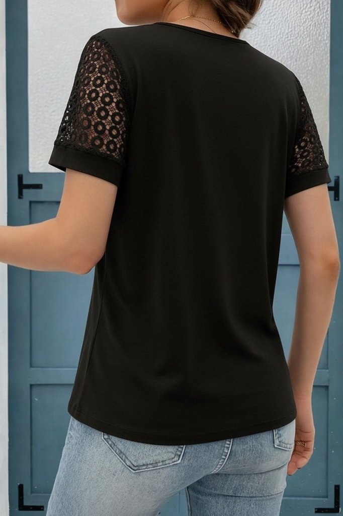Mamo Siyah V Yaka Dantel Detaylı Viskon Bluz - Mamo kadın butik bluz