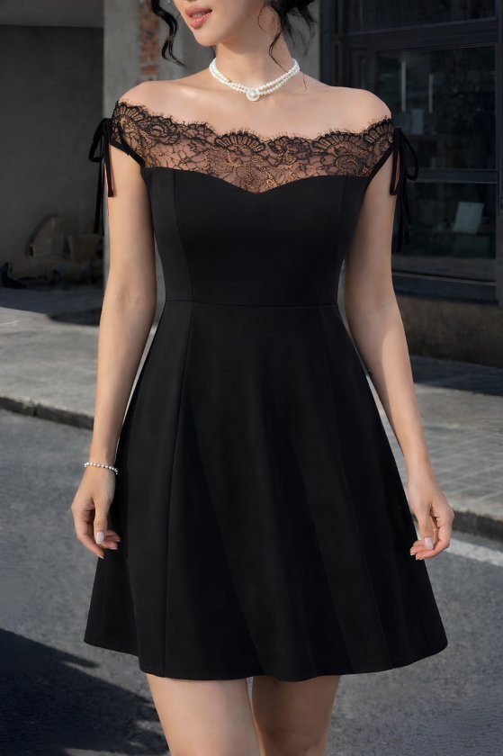 Mamo Siyah Mini Madonna Yaka Dantel Detaylı Elbise - Mamo kadın butik elbise
