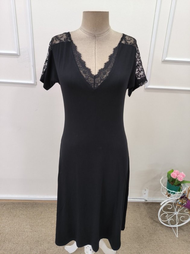 Mamo Siyah Mini V Yaka Dantel Detaylı Elbise - Mamo kadın butik elbise