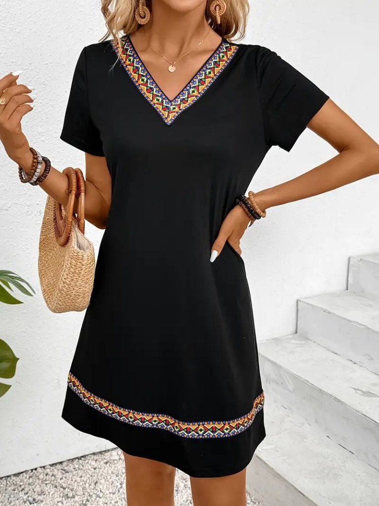 Mamo Siyah Mini V Yaka Desenli Elbise - Mamo kadın butik elbise