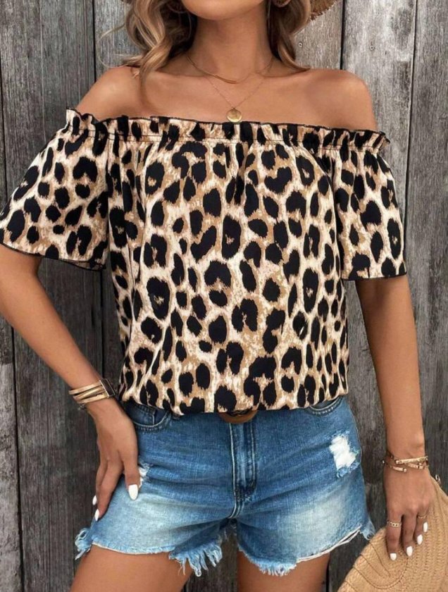Mamo Leopar Madonna Yaka Fırfır Detaylı Desenli Bluz - Mamo kadın butik bluz