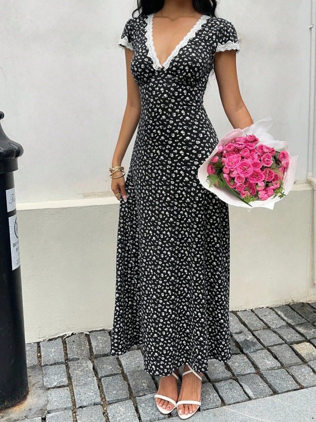 Mamo Siyah Mini V Yaka Dantel Detaylı Elbise - Mamo kadın butik elbise