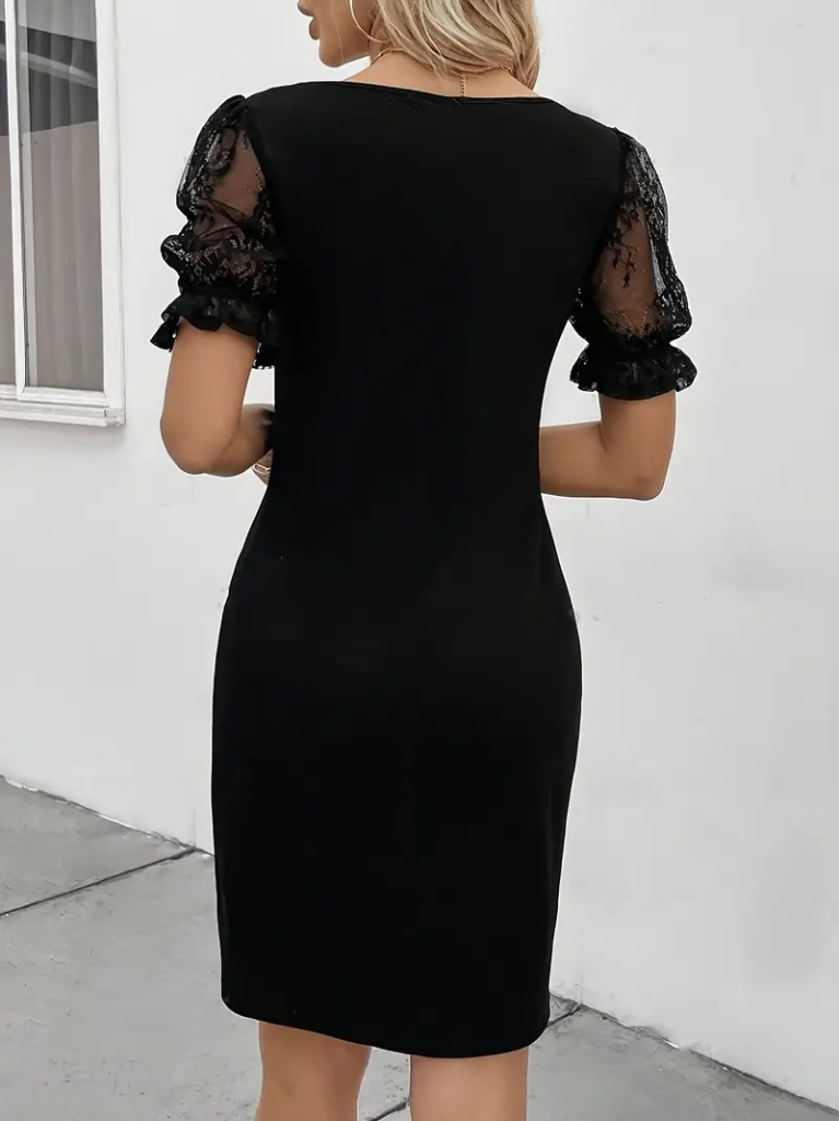 Mamo Siyah Mini V Yaka Dantel Detaylı Elbise - Mamo kadın butik elbise